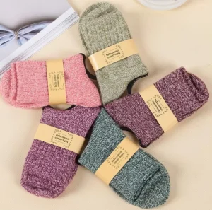 APEX Custom Comfortable Durable Merino Wool Winter Socks Adult Crew Size Low MOQ Warm Anti Bacterial Quick Dry