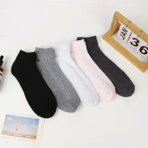 Autumn Men’s Ship Socks Pure Color Breathable Low Hand Sweat Absorption Sports Socks