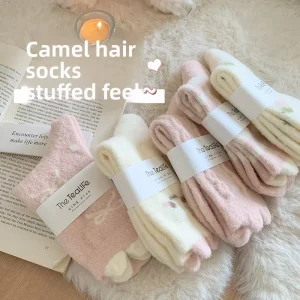 Autumn Winter Women’s Warm Anti Bacterial Knitted Velvet Thick Mid Tube Crew Socks with Cute Camel Logo on Cuff for Daily Use