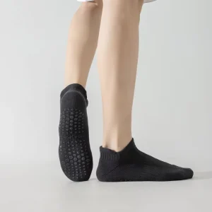 Boneless Custom Logo Men’s Autumn Anti Bacterial Trampoline Socks Non Slip Yoga Pilates Grip Barre High Compression Terry