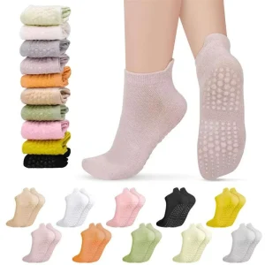 Breathable Short Non slip Grips Socks Plain Color Women Sports Yoga Ankle Socks With Silicone Grips