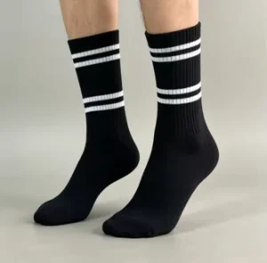 Breathable Sporty Knitted Crew Socks for Men Spring Season Custom Pattern Outdoor Running Hiking Standard Thickness