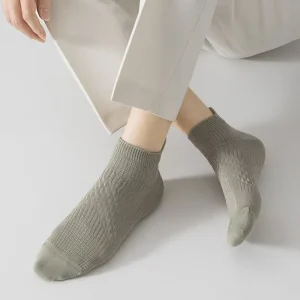 Comfortable Formal Cotton Crew Socks with Arch Support Anti Slip Customizable