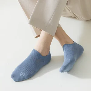 Custom Ankle Socks for Men Reinforced Heel Toe Elegant Design Ideal for Business Leisure