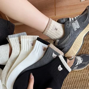 Custom Breathable Cotton Socks Bear Embroidery Mid Crew Length Knitted Animal Print Anti-Slip Women’s Casual Daily Socks