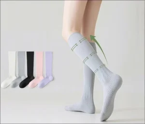 Custom Eco Friendly Crew Knee High Socks for Youth Men Breathable Knitted Striped Pattern Logo on Cuff Bottom for Winter Sports