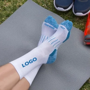 Custom High Quality Elastic Durable Sports Socks for Men Breathable Cushioned Moisture Wicking Anti Odor Knitted logo Socks