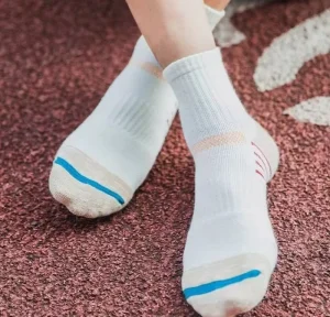 Custom Knitted Athletic Sport Socks for Men Football Anti-pilling Rubber 1/4 Crew High Cotton Sock with Cushion Half Terry