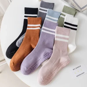 Custom Logo Female Grip Pilates Socks Non Slip Women Tube Yoga Socks Cotton Silicon Sport Anti Slip Pilates Socks
