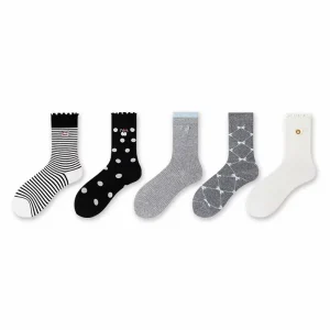 Custom Logo Korean style Women’s Socks Autumn Winter Fashionable Embroidery Cotton Socks Anti Bacterial Lovely Socks