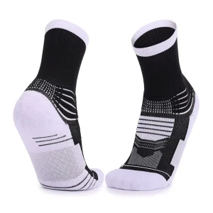 Custom Striped Knitted Crew Socks Non Slip Wear Resistant Thickened Moisture Wicking Breathable
