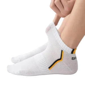 Customized Knitted Soft and Comfortable Men Sporty Black Basketball Socks