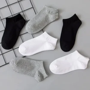 Factory Direct Sale Customizable Colors Logo Men’s Ankle Socks Polyester Cotton Knitted Anti Slip Anti Bacterial Breathable