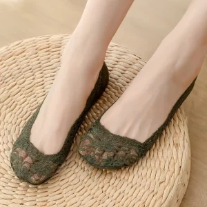 Floral Lace Ankle Socks Breathable No Show Non slip Mesh Socks Women’s Stockings & Hosiery