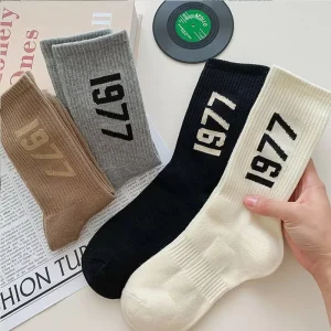 HEHE Low MOQ Custom Logo High Quality Men Sports Socks Unisex Bulk Athletic Cotton Custom Design Your Own Knitted Logo Socks Men