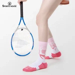 High Elasticity Women’s Leisure Crew Socks Fashionable and Customizable in Style and Color Seamless Technique for Spring