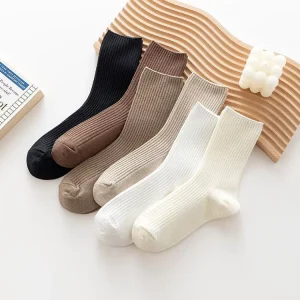 High Quality Casual Jacquard Knitted Letter Solid Color Crew Cotton Women Girls Cute Long Socks