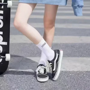 High Quality Crew Men Breathable Soft Cotton White Sports Socks for Street Skate Gym Fitness