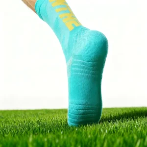 High Quality Custom Performance Grip Socks Breathable Sports Athletic Running Socks Quick Dry Crew Grip Socks