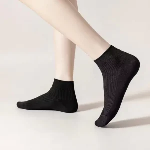 High Quality Fashion White Black Women Ankle Socks for Girls