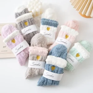 High Quality Lint Free Custom Embroidery Logo Women Slipper Socks Warm Winter Casual Super Soft Sleeping Fluffy Crew Fuzzy Socks