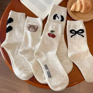 High Quality Soft Embroidered Printed Women Fashion Breathable Cotton Spring Autumn Heart Crew Cotton Socks