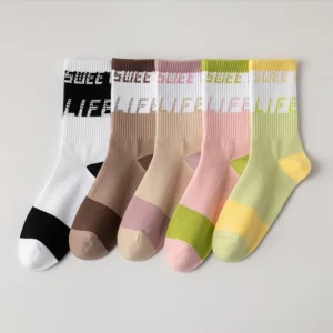 High Quality Two Tone Color Block Striped Crew Letter Jacquard Soft Cotton Mid Calf Socks for Women Daily Casual Wear