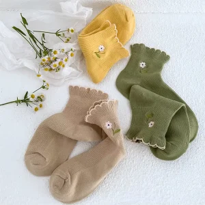 Ladies Korean Lace Crew Socks Spandex Polyester Cotton Eco-Friendly Fancy Vintage Style Ruffle Body Cuff Daily Use