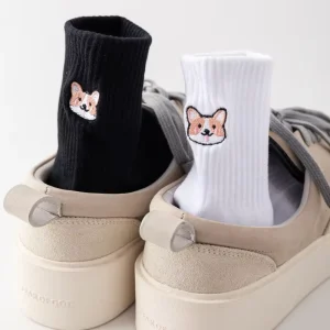 Men’s Black and White Cartoon 3D Dog Embroidered Mid-calf Basketball Socks for Autumn and Winter Sports
