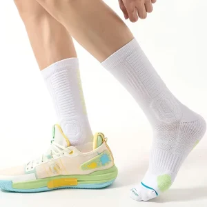 Men’s Crew Basketball Socks Breathable Anti-Bacterial Quick-Drying Jauqard Towel Bottom Non-Slip Design