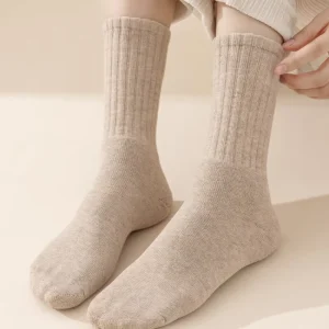 Men’s Crew Thickened Solid Warm Breathable Knitted Eco-Friendly Spandex/Nylon/Cotton Sports Socks for Cycling