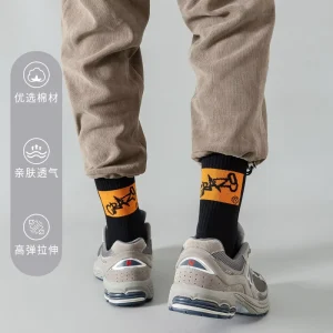 Mens Mid Calf Athletic Cotton Socks Breathable Sweat Absorbing Odor Resistant Trendy Letter Design for Running Sports
