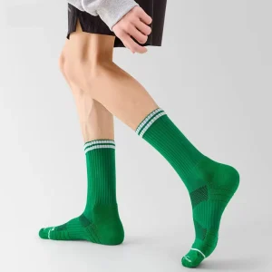 Men’s Mid Calf Casual Crew Socks Trendy Solid Color Knitted for Everyday Street Style Versatile for Autumn Season Sports Socks