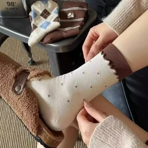 New Style Custom Women’s Breathable Floral Crew Casual Daily Socks with Personalized Brand Retailer Fashion Design