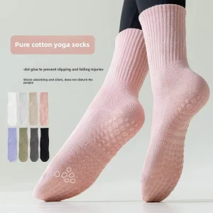 Non Slip Grip Socks Mid-Calf Cotton Single Needle Weave Solid Pattern for Yoga Pilates Dance Fitness Floor Training Women’s