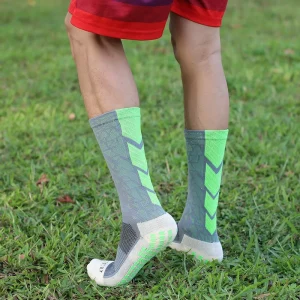 Non-slip Custom Logo Premium Bamboo Thick Spring Striped Ankle Anti-Bacterial Fitness Scrunch Professional Football Socks