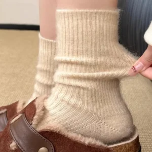 OEM CE OEKO-TEX High Quality Japanese-Style Soft Wool Women’s Mid-Calf Socks for Casual Fashion Wear
