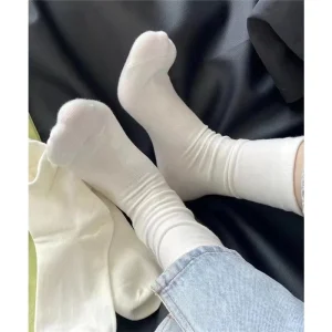 OEM Custom Crew Socks Soft and Breathable Casual Embroidered Socks Sports Feature Original Socks High Quality
