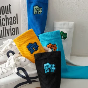 OEM Custom Embroidery Men’s Socks Mid-tube 100% Combed Cotton Letter Anti-pilling Street Fashion Terry Sports Socks With Logo