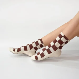 OEM Custom Grip Socks Non Slip Yoga Socks Checkerboard Pattern Knitted Pilates Grip Socks Women Socks for Daily Indoor Studio