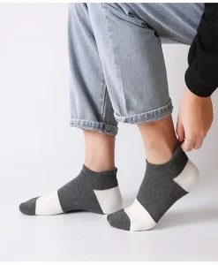 OEM High Quality Men’s Crew Sports Socks Custom Logo Design Breathable Winter Thick Athletic Tube Gym Ankle Logo on Body