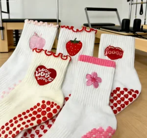 Pink Women Pilates Grip Socks Ruffle Custom Embroidery Logo Non-silp Yoga Socks Cotton Anti-Slip Socks for Yoga Pilates