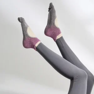 Professional Anti Slip Women Yoga Fitness Crew Socks Custom High Ankle Knitted Socks