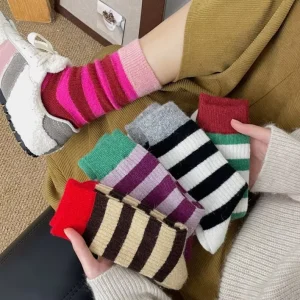 Retro Stripe Crew Socks Women Thick Knit Cozy Color Block Socks Vintage Harajuku Style Warm Winter Socks Multi Pack