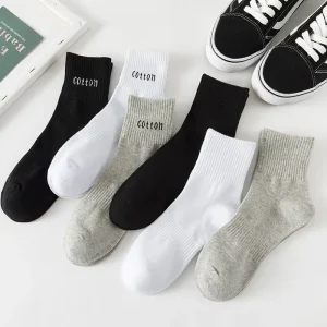 Solid Color Eco-Friendly Cotton Blend Anti-Bacterial Breathable Crew Socks for Men’s Casual & Sporty Use