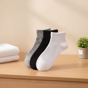 Sport Cotton Athletic Socks Men’s Crew with Ankle Grip Custom Logo Thermal Socks Anti Slip Feature Min
