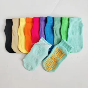 Winter Crew Knitted Sports Socks for Youth Kids Anti Slip Grip Solid Pattern Trampoline Park Socks Print Indoor Use Body Logo