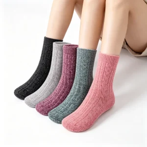 Women Thick Thermal Socks Winter Warm Crew Socks Cushioned Soft Polyester Spandex Knitted Socks for Cold Weather