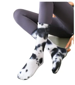 Women Tie dye Terry Thickened Anti Slip Yoga Pilates Socks Colorful Mid tube Professional Yoga Fitness Sports Cotton Grips Socks