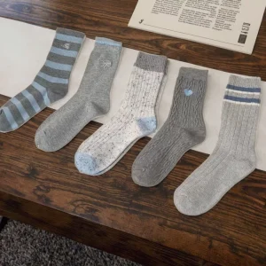 Women’s Crew Body Logo Casual Anti Foul Cotton Socks GI Gray Series Winter Warm Comfortable Fashion Knitted Slouch
